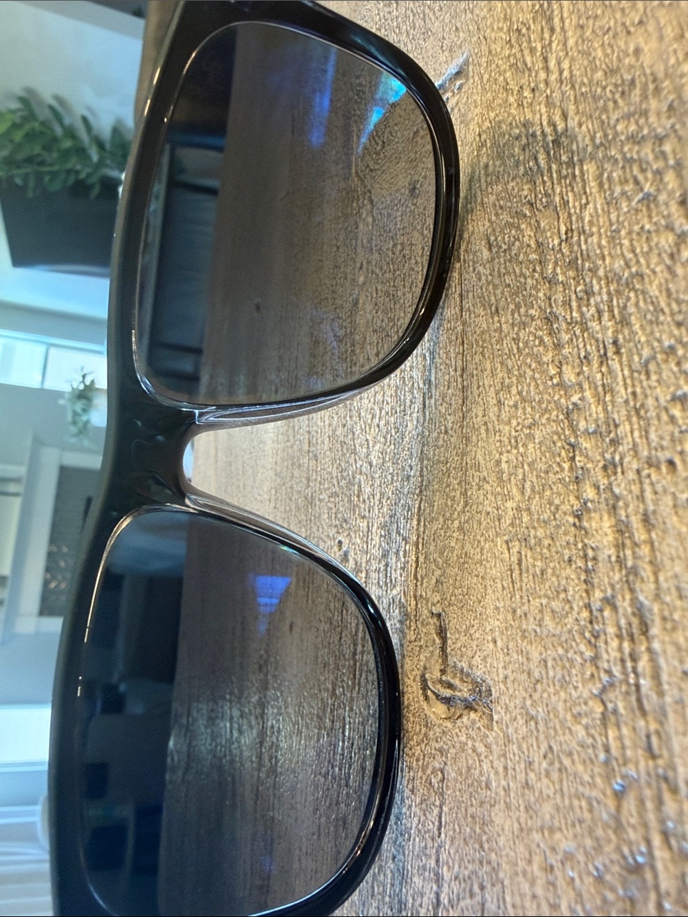 Ray-Ban Classic Black Sunglasses with Case - Picture 9 of 9